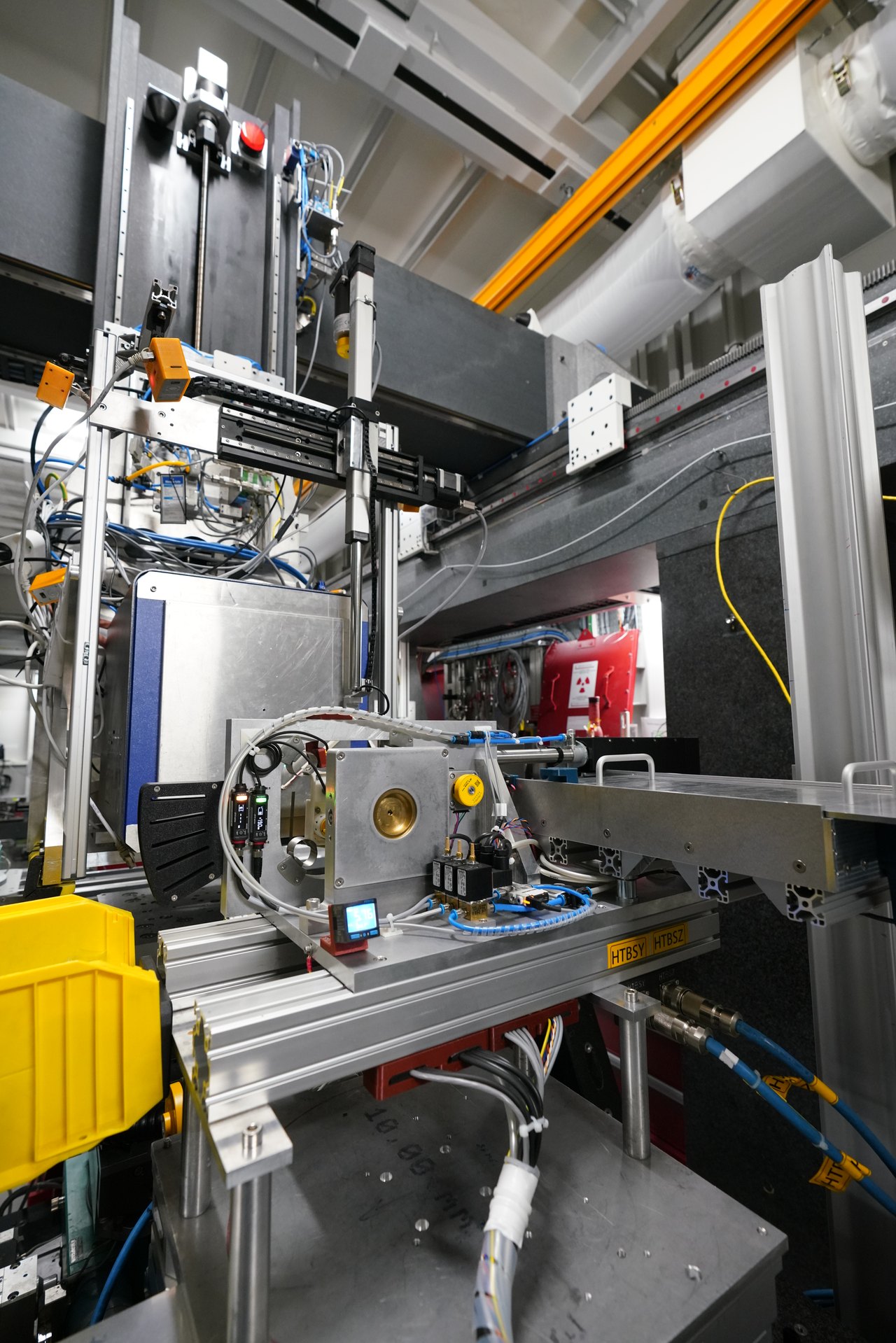 Synchrotron X-ray measurement equipment at ESRF